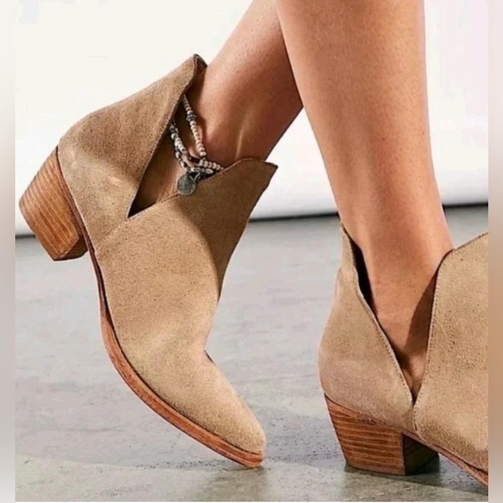 Free People Women's Tan Ankle Boots